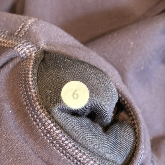 Lululemon | Wunder Under Cropped Leggings - Picture 10 of 10